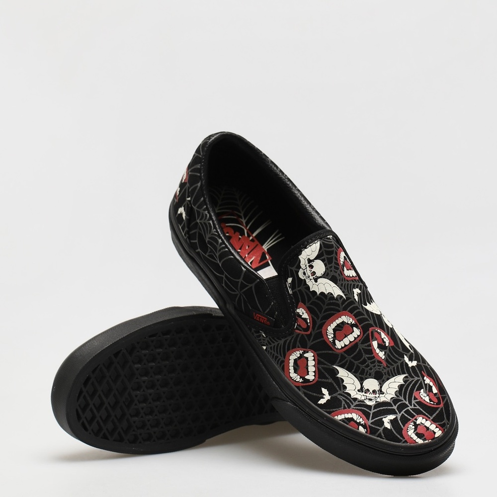 new men's 9.5 or 10 vans slip on glow frights glow in the dark sneakers (GID)